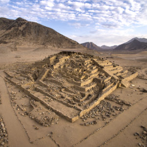 edificio piramidal la galeria