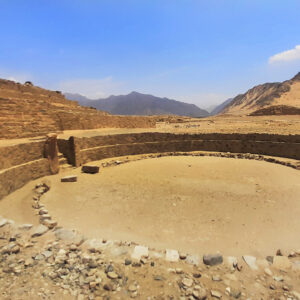 plaza circular piramide