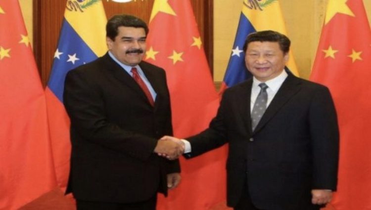 Cuando la pluma china se mueve, algo se acerca