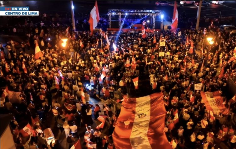 No nos engañemos: la democracia peruana hoy no está en manos de los ciudadanos. Autor: Isabel Recavarren