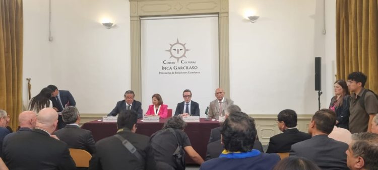 Reconocernos entre iguales para dar vida a la Cátedra Perú en Salamanca. Autor: Isabel Recavarren