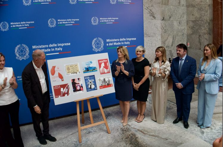 MIMIT: presentati francobolli di 8 eccellenze produttive italiane – MIMIT: presentación de sellos de 8 excelencias manufactureras italianas