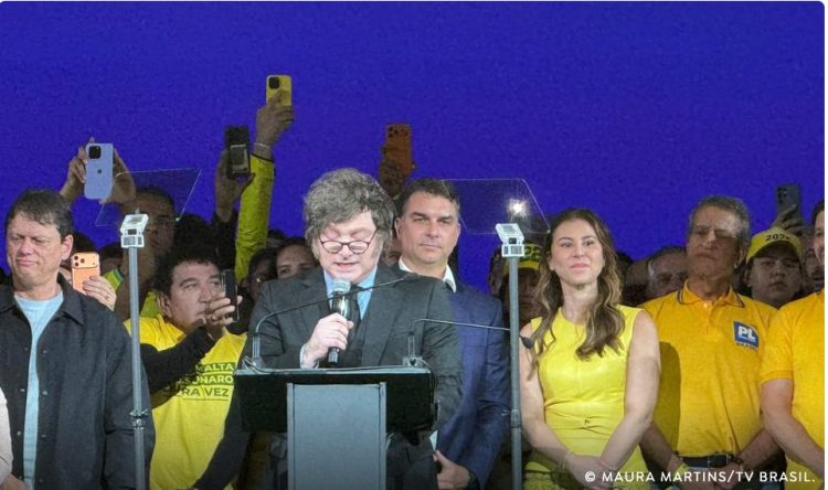 Alckmin afirma que Milei está perjudicando a Argentina.