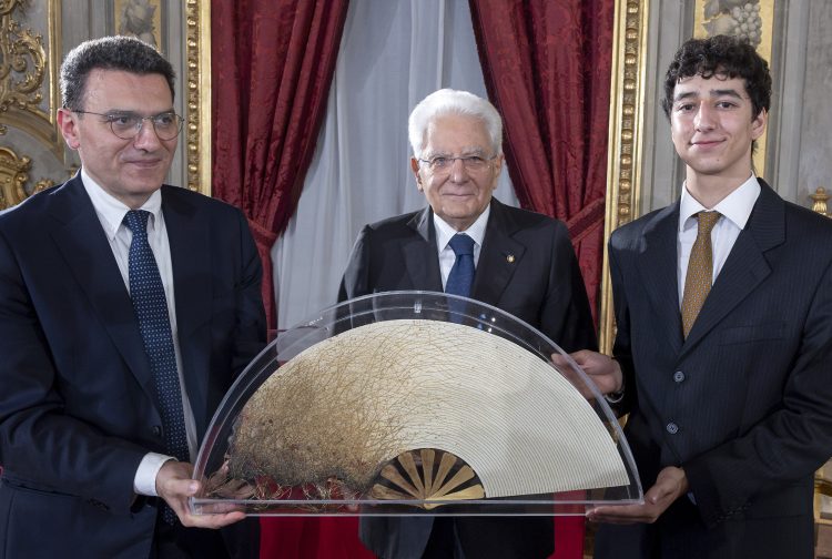 Intervento del Presidente della Repubblica Sergio Mattarella – Consegna del Ventaglio da parte dell’Associazione Stampa Parlamentare